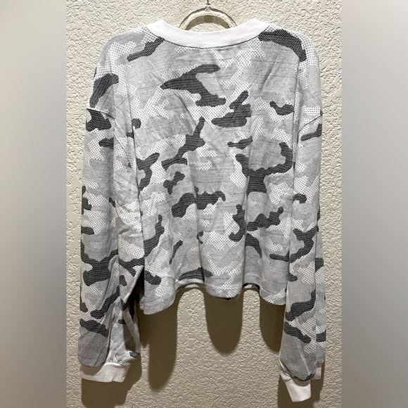 NWT Revolve Oat New York Grey White Pullover Crewneck Sweater Size XL - Picture 2 of 4